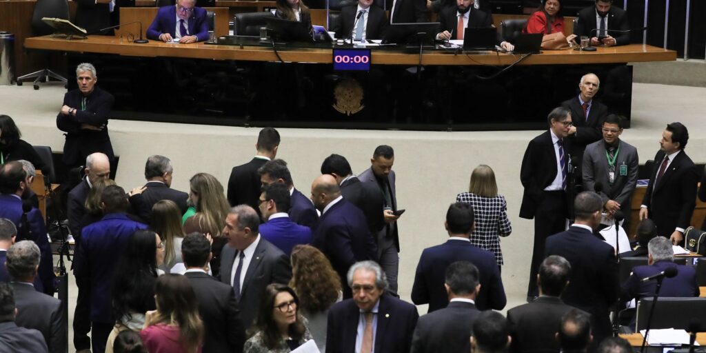Câmara aprova projeto que tipifica o crime de domínio de cidades