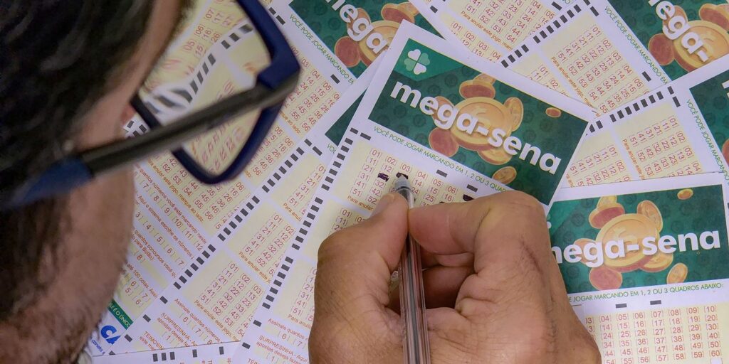Mega-sena acumula e prêmio principal vai para R$ 7 milhões