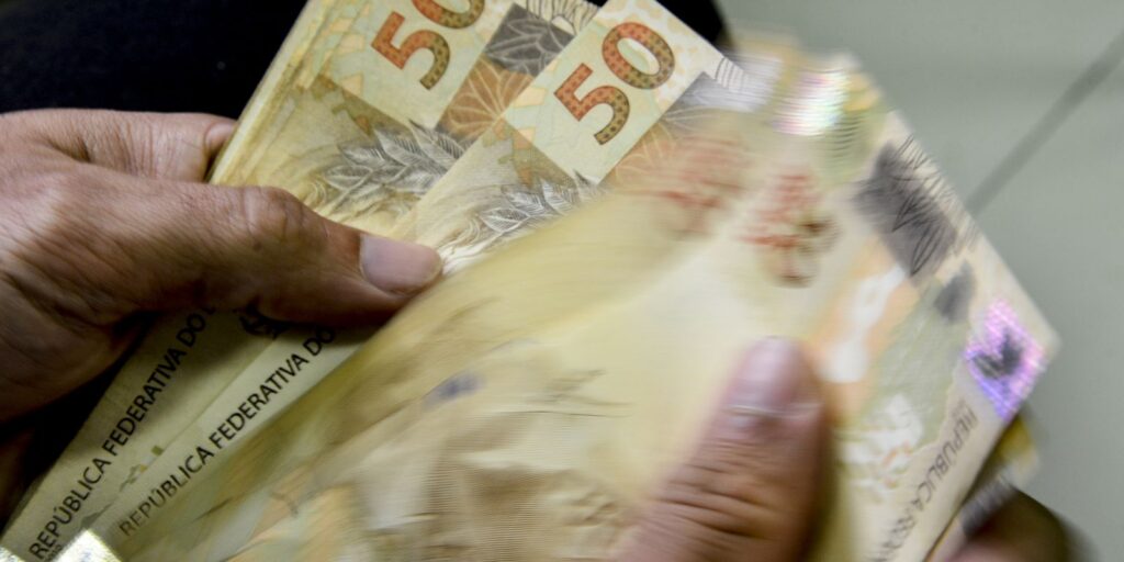 BC fecha cerco a contas-bolsão e regulamenta serviços bancários