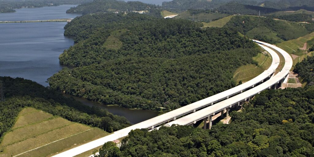 Caminhão interdita Rodoanel em São Paulo e PM é acionada
