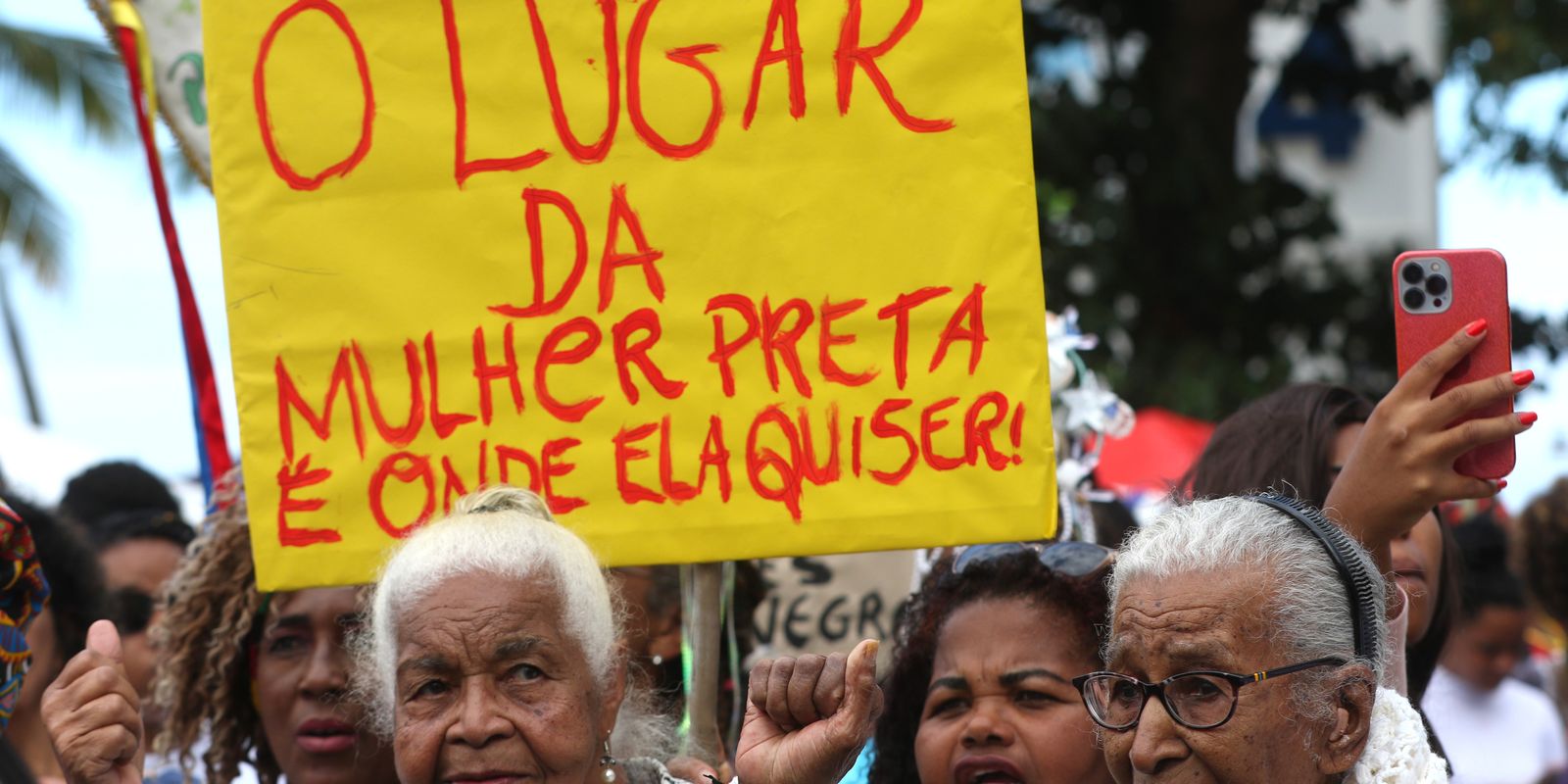 Conheça a história da Marcha das Mulheres Negras