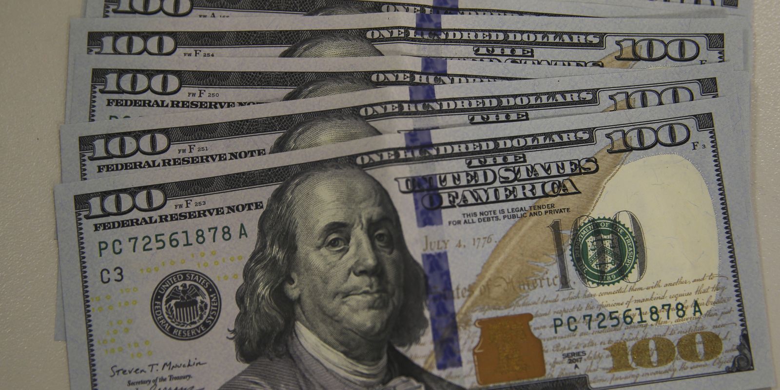Dólar encosta em R$ 5,34 após ata de reunião do Banco Central dos EUA