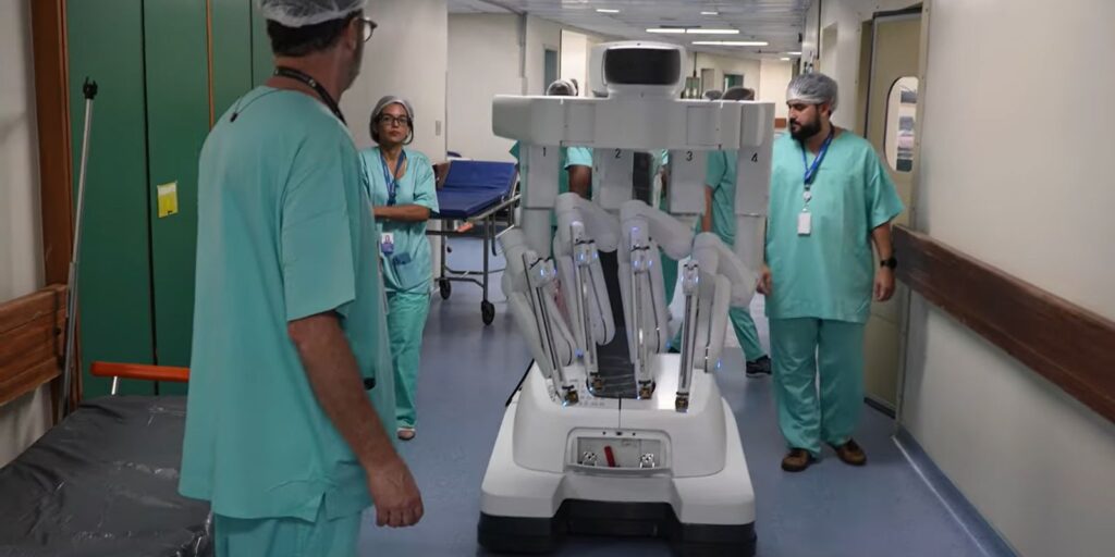 Inca ganha primeiro centro de treinamento em cirurgia robótica do SUS