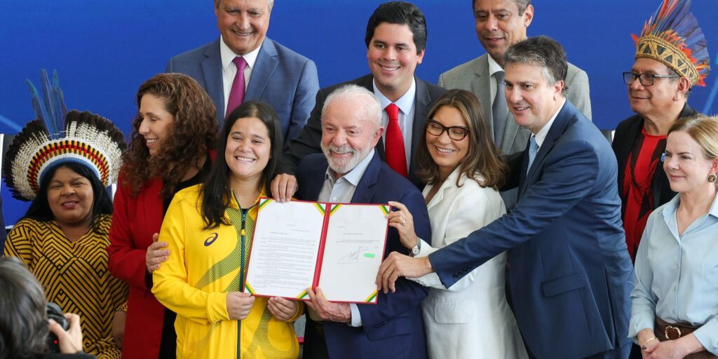 Lula envia para o Congresso projetos que criam a Unind e UFEsporte