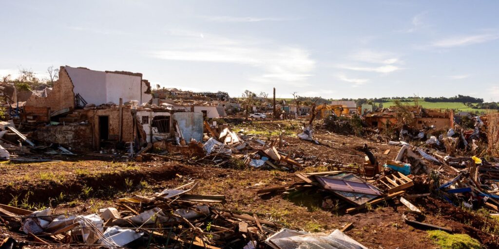 Médicos e psicólogos do SUS atendem vítimas do tornado no Paraná