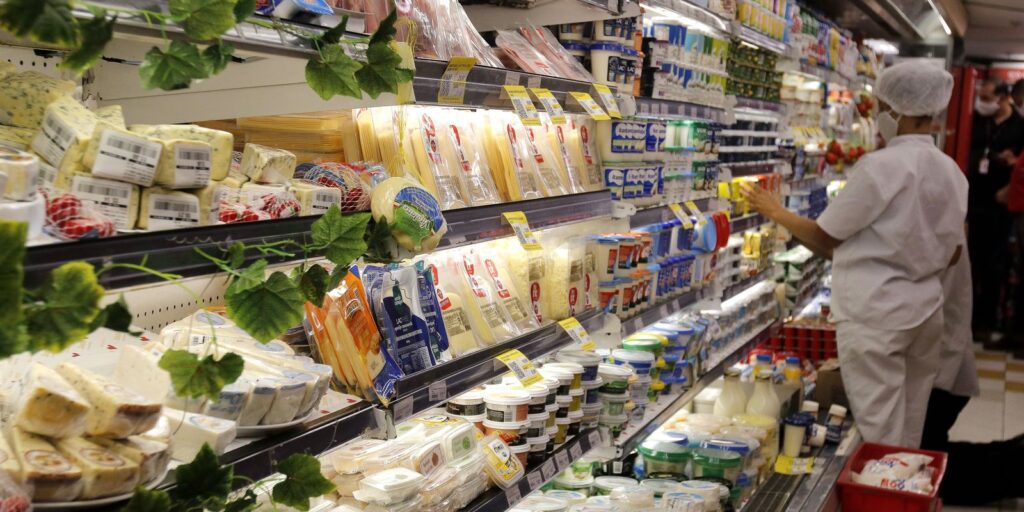 Prévia de 0,20% faz inflação voltar para meta do governo