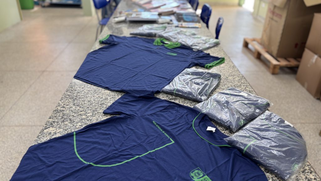 Entrega dos kits escolares e uniformes para 2026 já começou em todo o Estado – Agência de Noticias do Governo de Mato Grosso do Sul