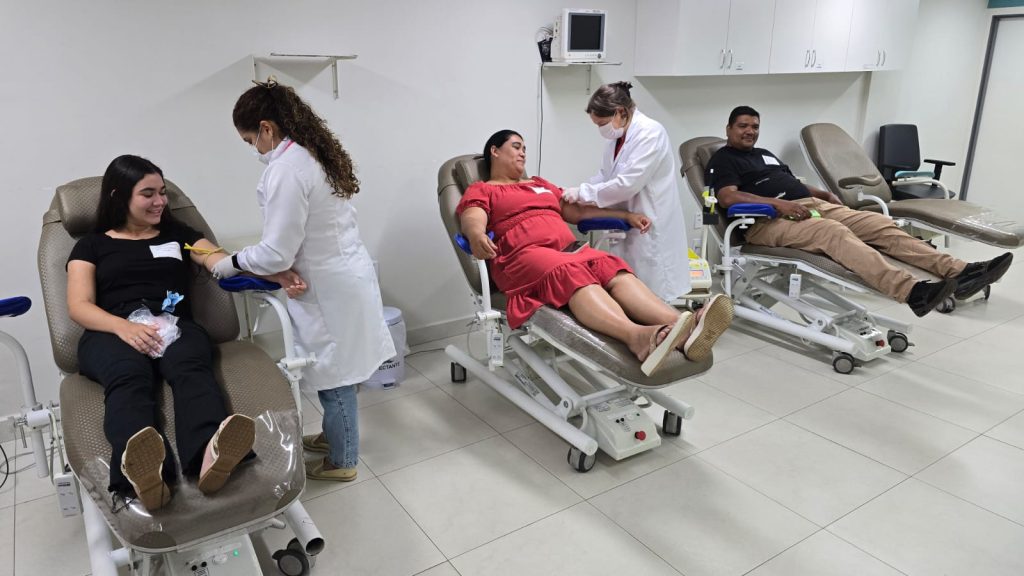 Ao completar 18 anos, Júlia foi incentivada pelos pais a se tornar doadora de sangue – Agência de Noticias do Governo de Mato Grosso do Sul