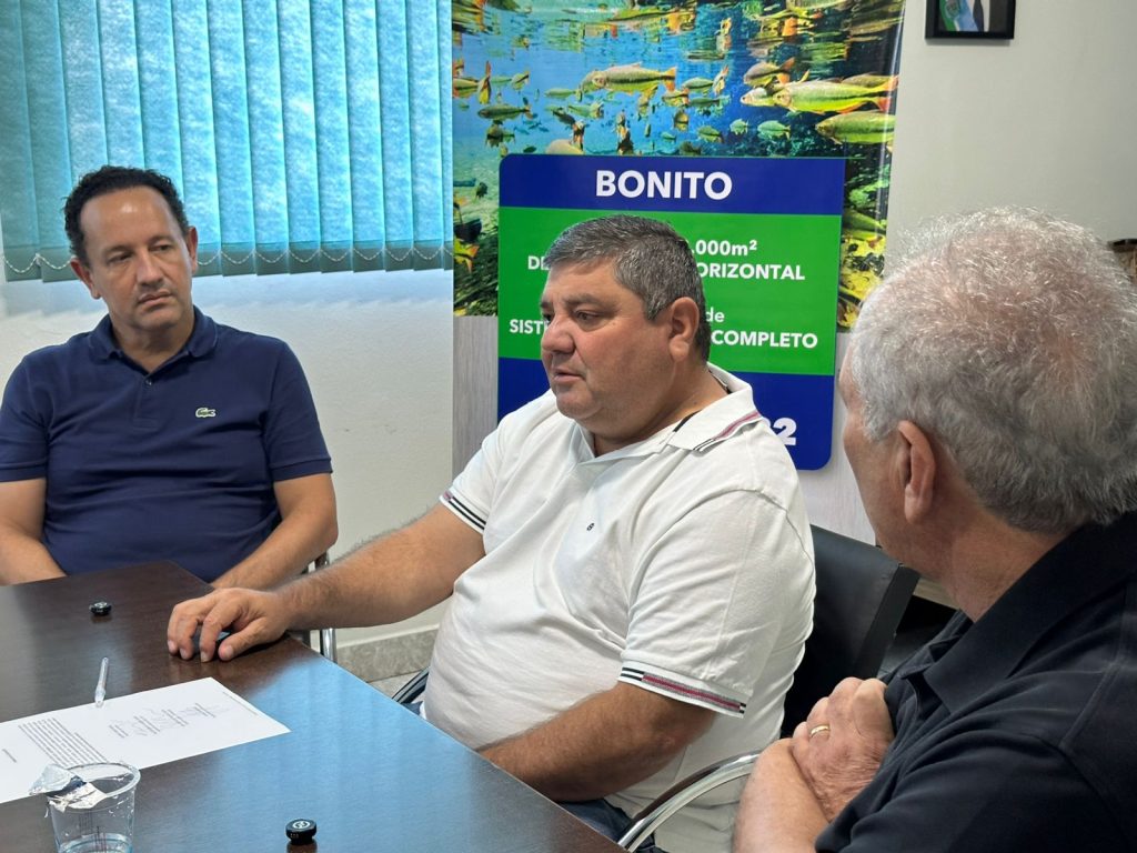 Com foco na segurança e na mobilidade urbana, Governo de MS investe na sinalização viária de Bonito