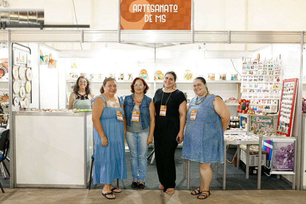 Feira Mãos que Criam durante a Semana do Artesão amplia a participação de artesãos do interior do Estado