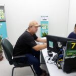 Guichê 60+ aproxima pessoas idosas do mundo digital e garante acesso aos serviços do Detran-MS