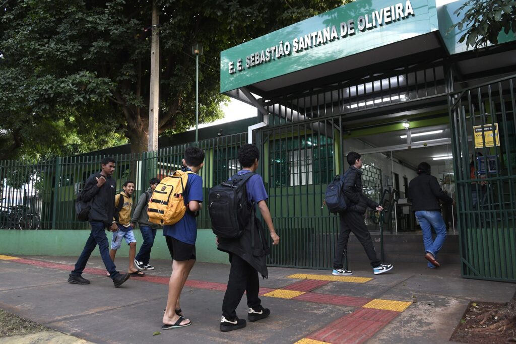 Tecnologia, música e horta transformam aprendizado dos alunos nas escolas da rede estadual de MS