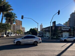 Agetran instala semáforo na 25 de Dezembro com a Maracaju  – CGNotícias