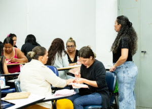 Curso gratuito de manicure abre programação do Agosto Lilás – CGNotícias