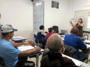 Alunos do EJA debatem combate à violência contra a mulher   – CGNotícias
