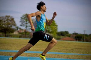 Atleta da Funesp é campeão brasileiro Sub-18 no atletismo  – CGNotícias