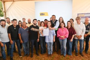 Moradores comemoram chegada de drenagem e asfalto no Santa Emília e Aquarius  – CGNotícias