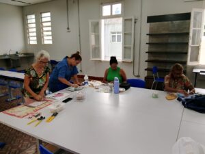 Curso de mosaico termina com finalização de peças na Casa da Cultura – CGNotícias
