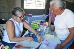 Do aprendizado à renda: mãe atípica transforma artesanato em negócio – CGNotícias