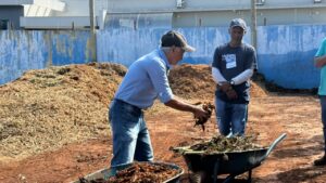 Do resíduo ao adubo: FAC produz 40 toneladas de adubo agroecológico – CGNotícias