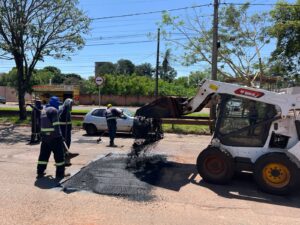 Doze frentes de tapa-buracos atuam em bairros da Capital   – CGNotícias